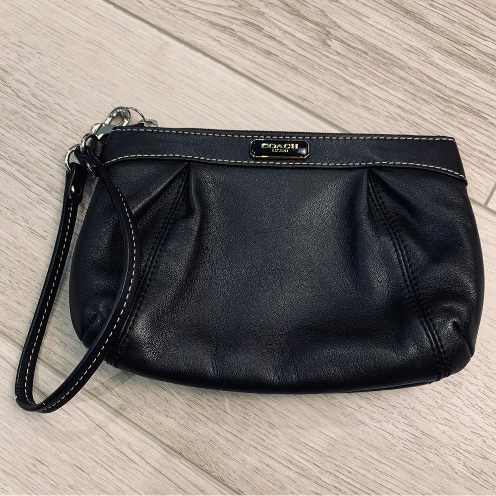 Coach Black Leather Small Clutch Wallet Wristlet Zip Top Purple Lining Pocket